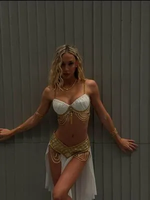 Alexis Ren OnlyFans Leaked Free Thumbnail Picture - #IQWY54Vonv