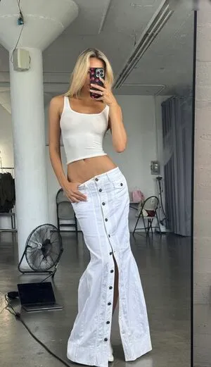 Alexis Ren OnlyFans Leaked Free Thumbnail Picture - #JlTHRigAQS
