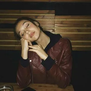 Alexis Ren OnlyFans Leaked Free Thumbnail Picture - #KnzLe0vqdv