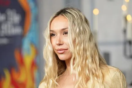 Alexis Ren OnlyFans Leaked Free Thumbnail Picture - #Mr7r1euzi8