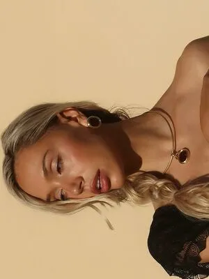 Alexis Ren OnlyFans Leaked Free Thumbnail Picture - #NmesFVwvbR