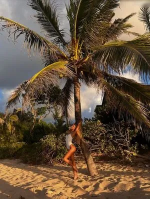 Alexis Ren OnlyFans Leaked Free Thumbnail Picture - #OAaNmoKXJu