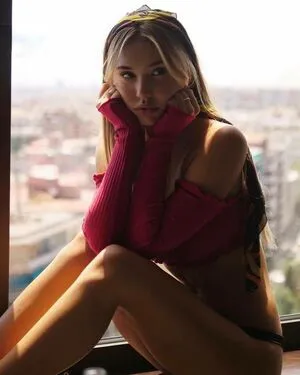 Alexis Ren OnlyFans Leaked Free Thumbnail Picture - #PianfdFTJo