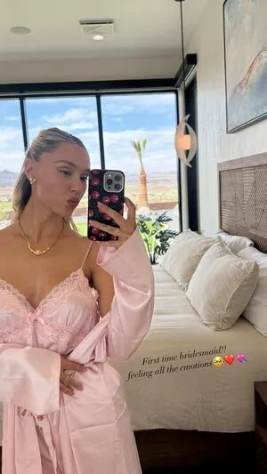 Alexis Ren OnlyFans Leaked Free Thumbnail Picture - #RbssJGrFB6