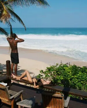 Alexis Ren OnlyFans Leaked Free Thumbnail Picture - #SM1TmYppB9