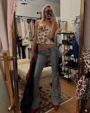 Alexis Ren OnlyFans Leaked Free Thumbnail Picture - #YJ4yk8DCoM