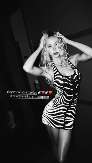 Alexis Ren OnlyFans Leaked Free Thumbnail Picture - #lzn3ELARC5