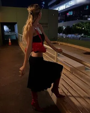Alexis Ren OnlyFans Leaked Free Thumbnail Picture - #mCTL7toBAn