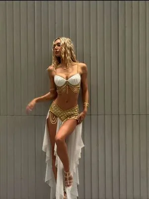 Alexis Ren OnlyFans Leaked Free Thumbnail Picture - #oJ3NHRlLry