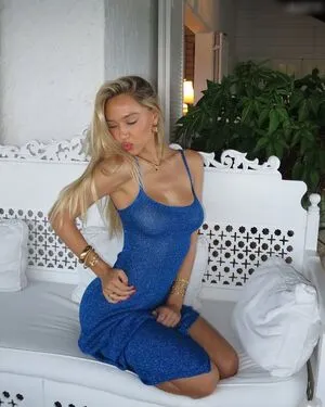 Alexis Ren OnlyFans Leaked Free Thumbnail Picture - #wOWUbBIVPe
