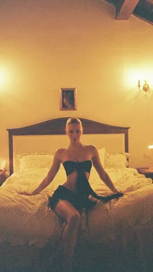 Alexis Ren OnlyFans Leaked Free Thumbnail Picture - #y2IHxQi7aa