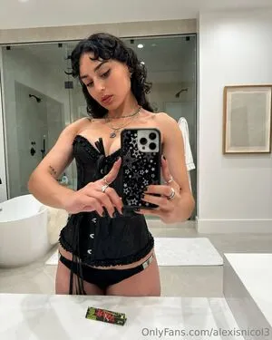 Alexisnicol3 OnlyFans Leaked Free Thumbnail Picture - #DpsER4HIUU
