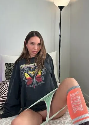 Alexisrenn OnlyFans Leaked Free Thumbnail Picture - #IzaqElMdZJ