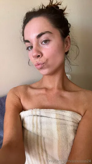 Alexissss24 OnlyFans Leaked Free Thumbnail Picture - #Lb8kEKLWW8