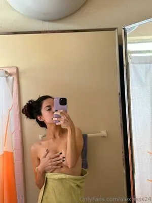 Alexissss24 OnlyFans Leaked Free Thumbnail Picture - #cFzaM1MxY7