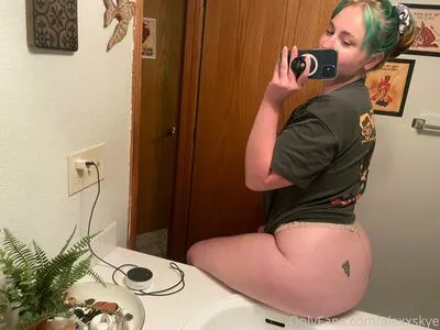 Alexxskye OnlyFans Leaked Free Thumbnail Picture - #53sh4FCS7K