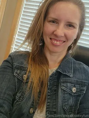 Alexxxissexyfun OnlyFans Leaked Free Thumbnail Picture - #d3I8CjNhno