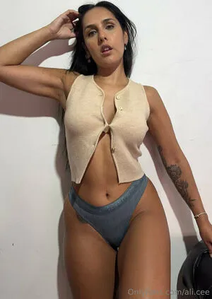 Ali Cee OnlyFans Leaked Free Thumbnail Picture - #4CBs2ZWR8f