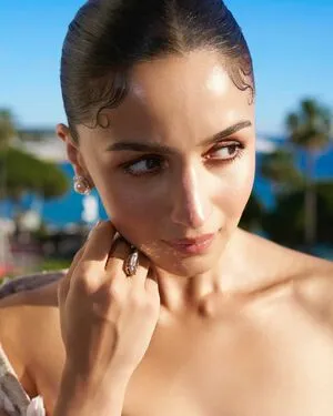 Alia Bhatt OnlyFans Leaked Free Thumbnail Picture - #CmhNE7sSnZ