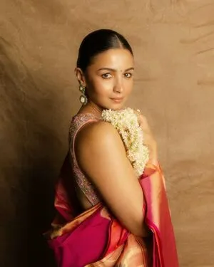 Alia Bhatt OnlyFans Leaked Free Thumbnail Picture - #s42PpcoLy8