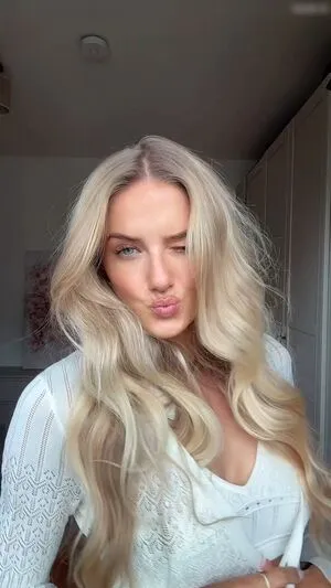 Alica Schmidt OnlyFans Leaked Free Thumbnail Picture - #j98rdgnh7h