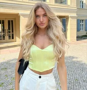 Alicaschmidt OnlyFans Leaked Free Thumbnail Picture - #6STAhMv6XG