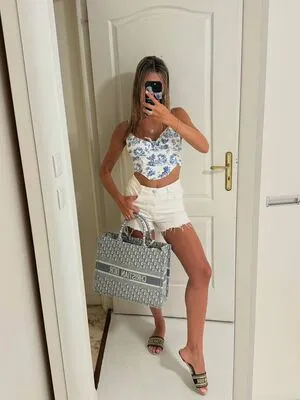 Alice De Bortoli OnlyFans Leaked Free Thumbnail Picture - #t40OVWs8xT