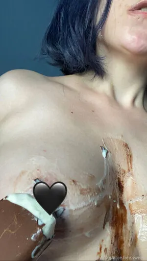 Alice Free Sweets OnlyFans Leaked Free Thumbnail Picture - #GpNDTFDwAY