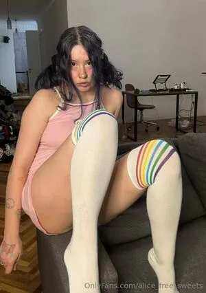 Alice Free Sweets OnlyFans Leaked Free Thumbnail Picture - #K9Sb1u9PoE