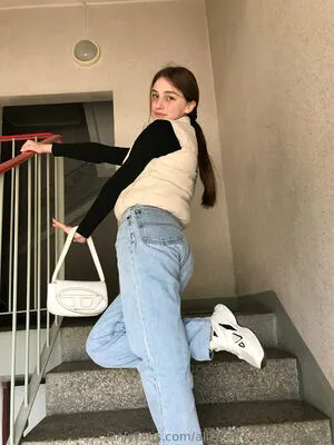 Alice In Wonderland18 OnlyFans Leaked Free Thumbnail Picture - #9bngeM0kej