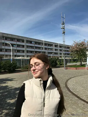 Alice In Wonderland18 OnlyFans Leaked Free Thumbnail Picture - #vnqEgA8z1X