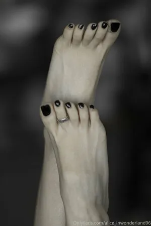 Alice Inwonderland96 OnlyFans Leaked Free Thumbnail Picture - #NhMKPRAb24