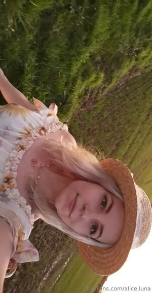 Alice Luna OnlyFans Leaked Free Thumbnail Picture - #DKfiSnRZh0