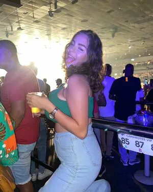 Alice M OnlyFans Leaked Free Thumbnail Picture - #6l3rlw3CAw