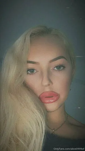 Alice0999of OnlyFans Leaked Free Thumbnail Picture - #5PWr18wIJ6