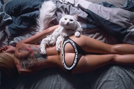 alice_with_cats OnlyFans Leaked Free Thumbnail Picture - #8n1OiqyBOI