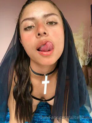 Alicebluwu OnlyFans Leaked Free Thumbnail Picture - #AyV2m7YLFw
