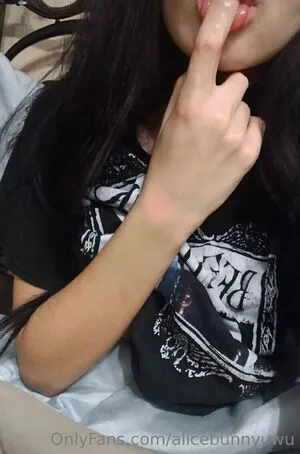 Alicebunnyuwu OnlyFans Leaked Free Thumbnail Picture - #e74U1SnCIk