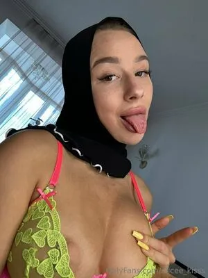 Alicee Kisss OnlyFans Leaked Free Thumbnail Picture - #9f7jyN1p62