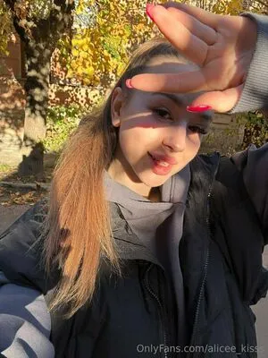 Alicee Kisss OnlyFans Leaked Free Thumbnail Picture - #Ov7hS9DRGN