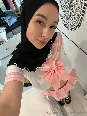Alicee Kisss OnlyFans Leaked Free Thumbnail Picture - #kr4uHpLfSD