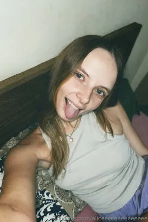 Aliceeeeeeeeeeeeee OnlyFans Leaked Free Thumbnail Picture - #BKXzX1wcwf