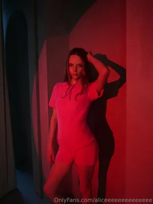 Aliceeeeeeeeeeeeee OnlyFans Leaked Free Thumbnail Picture - #CiVqa9KPuG