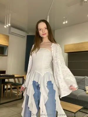 Aliceeeeeeeeeeeeee OnlyFans Leaked Free Thumbnail Picture - #R48JIUfmPO