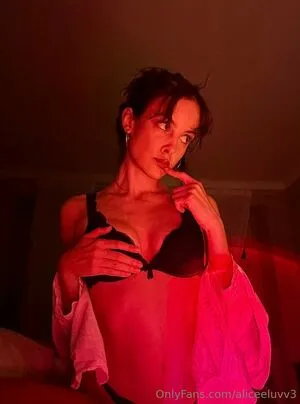 Aliceeluvv3 OnlyFans Leaked Free Thumbnail Picture - #9hqxhMTUox