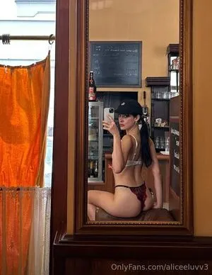 Aliceeluvv3 OnlyFans Leaked Free Thumbnail Picture - #uSZ864zjGT