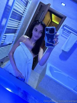 Aliceerae OnlyFans Leaked Free Thumbnail Picture - #Se88TlNxSL