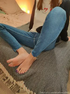 Alicefrenchfeet OnlyFans Leaked Free Thumbnail Picture - #6guNECDnKj