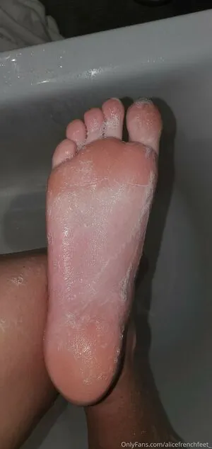Alicefrenchfeet OnlyFans Leaked Free Thumbnail Picture - #ByO7yq9oUA