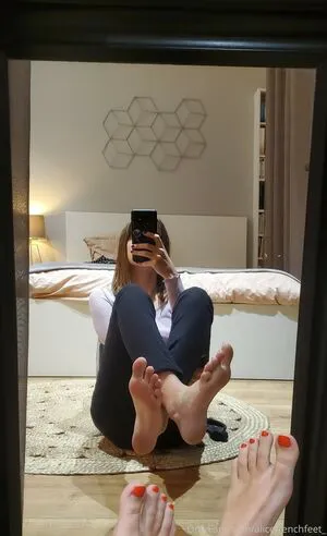 Alicefrenchfeet OnlyFans Leaked Free Thumbnail Picture - #D3sn6iAU44